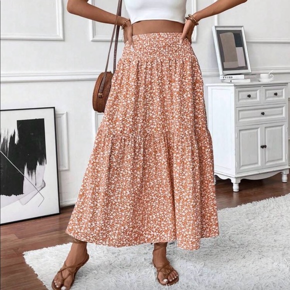Dresses & Skirts - Orange floral skirt